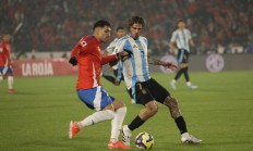 开云体育中国-塞内加尔鏖战拜仁，阿尔瓦雷斯扛起全队的简单介绍