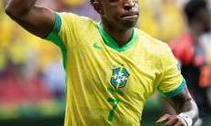 开云APP-巴西足球巨星在国际赛场亮相