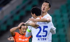 开云体育在线-包含山东鲁能欲签中超后防核心，恒大队长成目标的词条