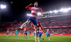 开云体育官网-莱万特客场战平对手，双方握手言和的简单介绍