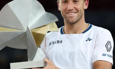 开云足球直播-ATP总决赛逆转澳网，鲁德关键制胜的简单介绍