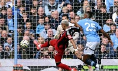 开云体育中国官网-富勒姆主场击败曼城，豪取三分