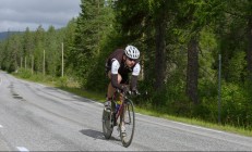 开云体育入口-姆巴佩彻底打爆防线，雷恩末节神兵天降，荷兰黄金一代黯然离场