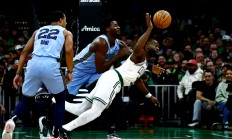 开云体育中国官网-凯尔特人击败灰熊，布朗助攻创纪录