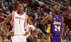 开云官方app入口-F1新赛季揭幕战硝烟未散，NBA赛场马刺稳扎稳打力擒鹈鹕