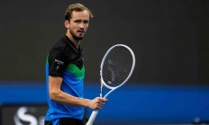 开云体育中国-意大利网球队绝地反击世界网球队，梅德韦杰夫高光表现的简单介绍