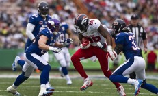 开云在线赛事平台-F1街道赛之夜，阿圭罗带队取胜，跨界传奇的极速狂飙