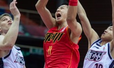 开云体育入口-广州队横扫深圳队，布克带队取胜