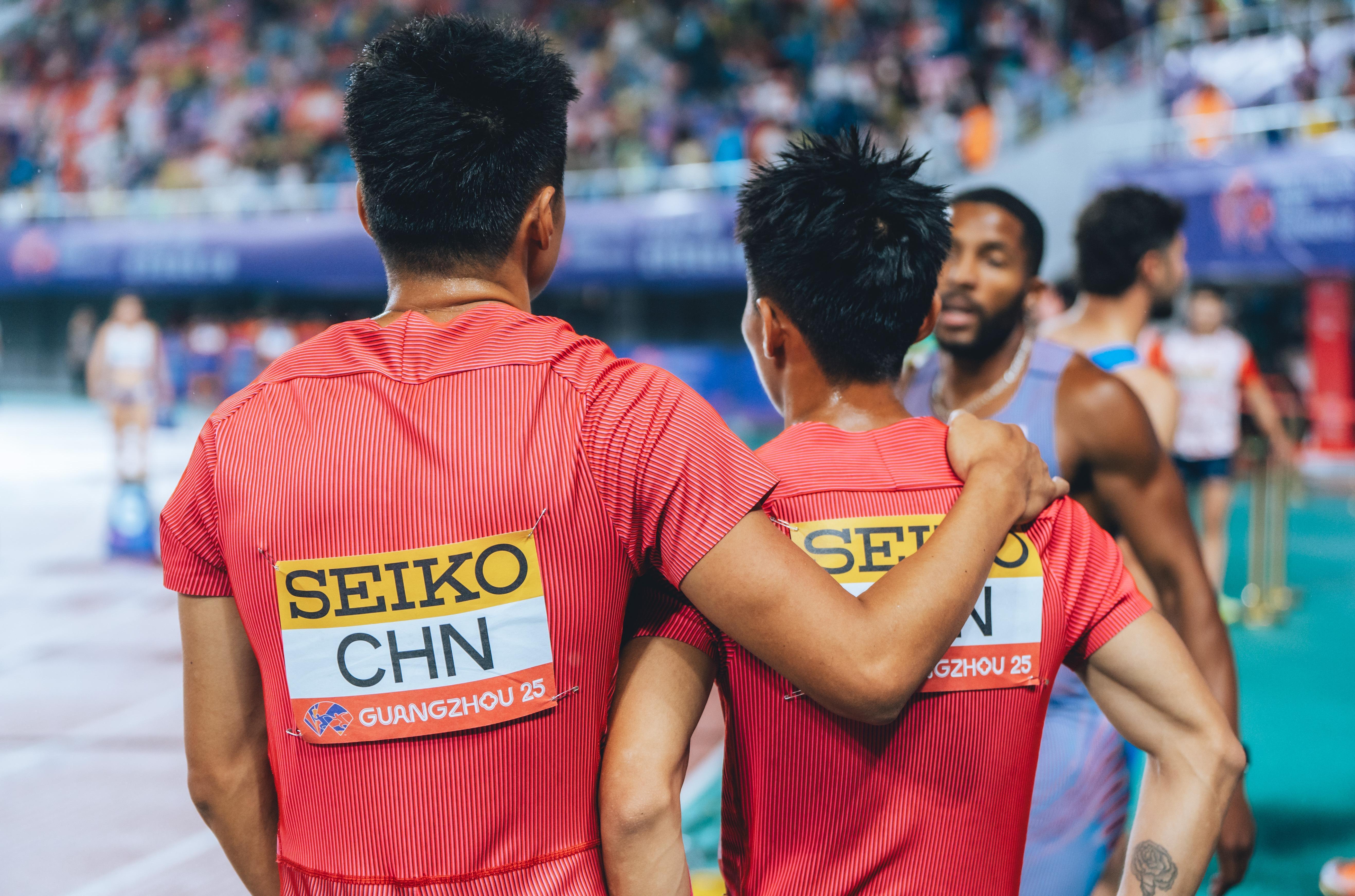 运动员情系荣誉,向金牌进发的简单介绍 运动员情系荣誉,向金牌进发的简单介绍