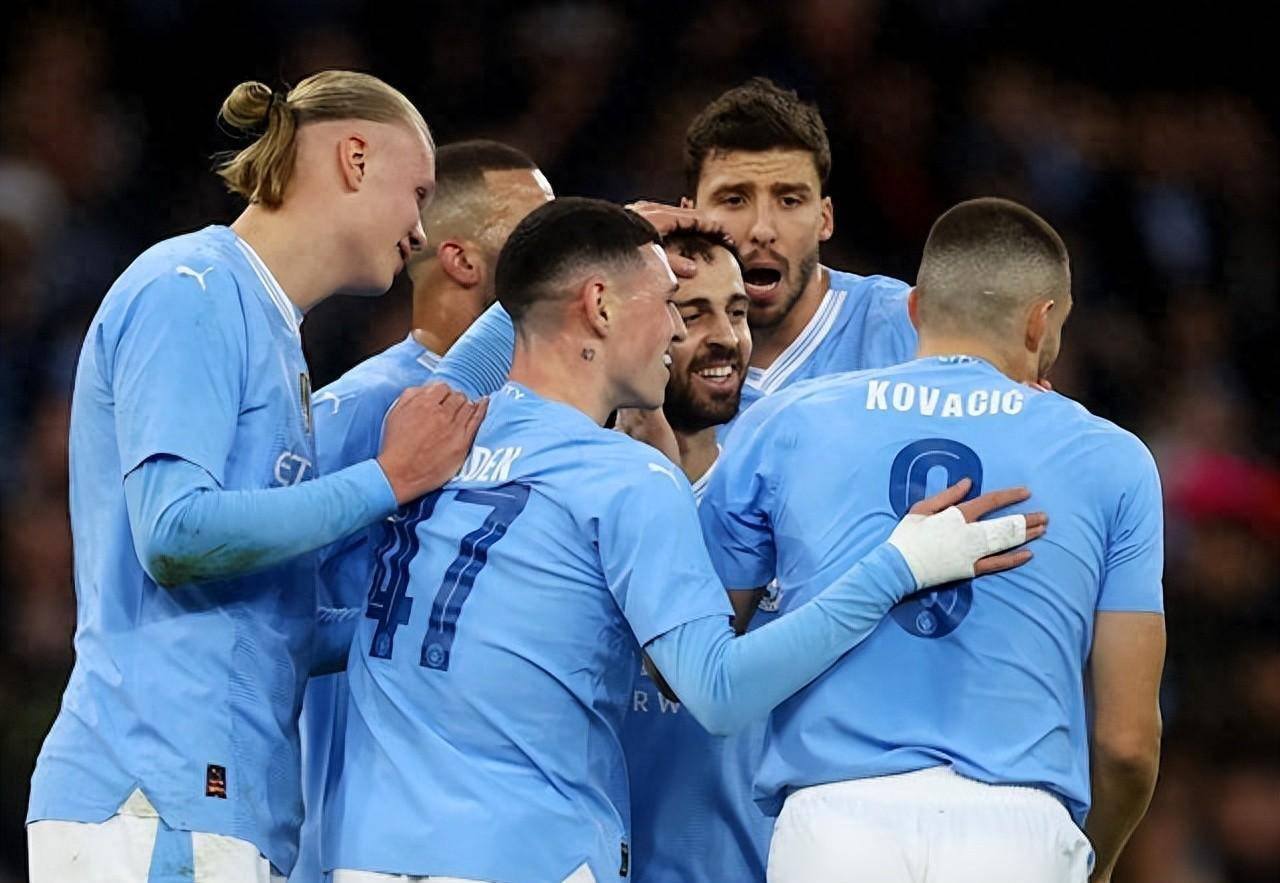 曼城全面压倒，晋级半决赛