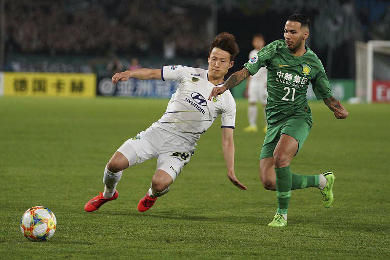 包含北京国安客场击败深圳佳兆业，稳固积分榜位置的词条