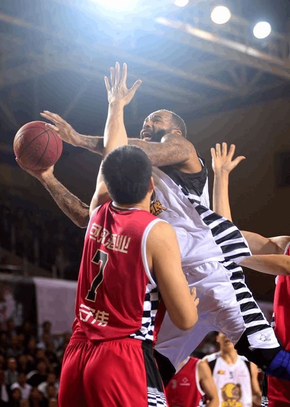 包含陕西队实现逆袭，成功反超对手获胜的词条