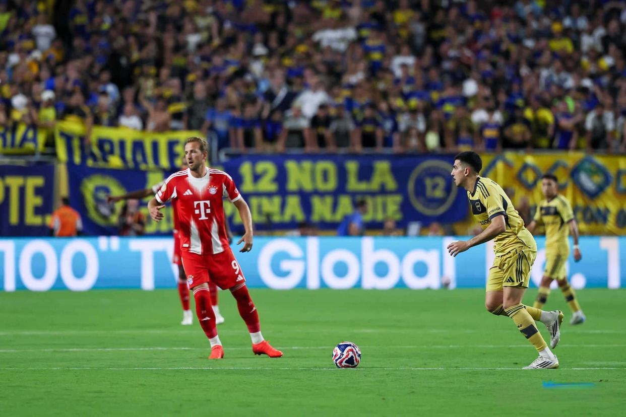 包含拜仁慕尼黑后防稳固，成功击败对手实现逆转的词条