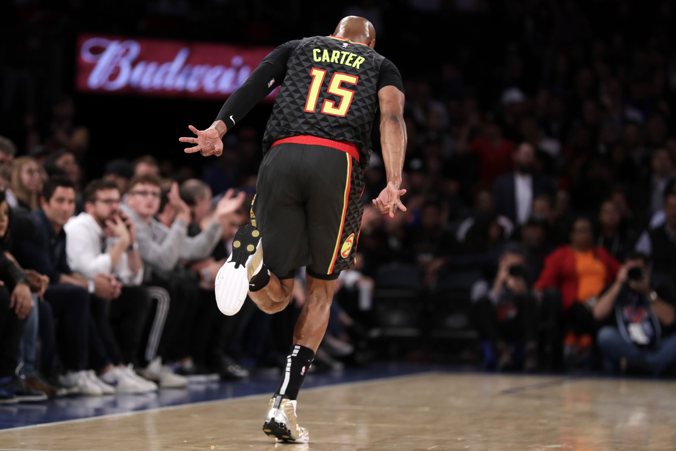 包含印尼羽毛球队险胜泰国羽毛球队，马琳三分雨点燃全场的词条