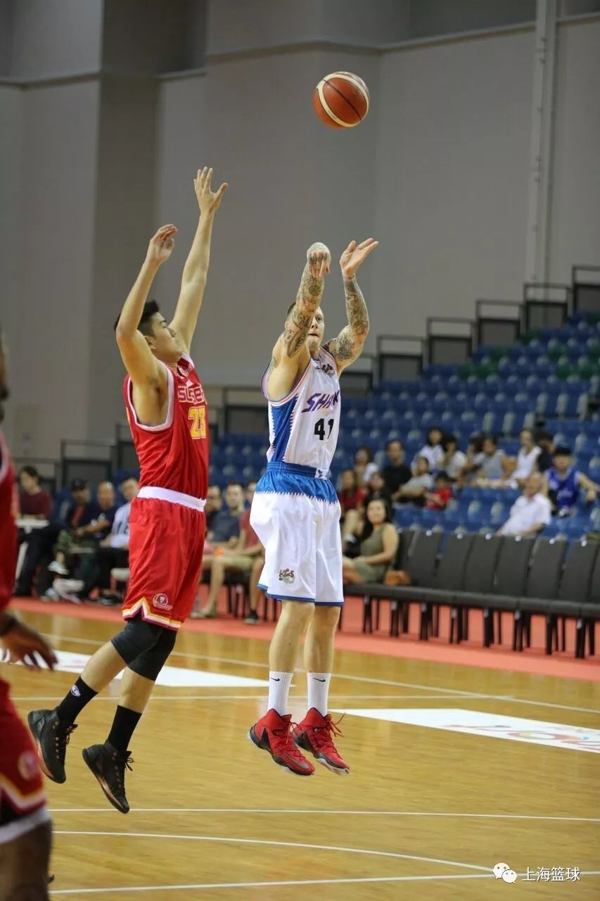 天津队力克浙江队，挺进前列