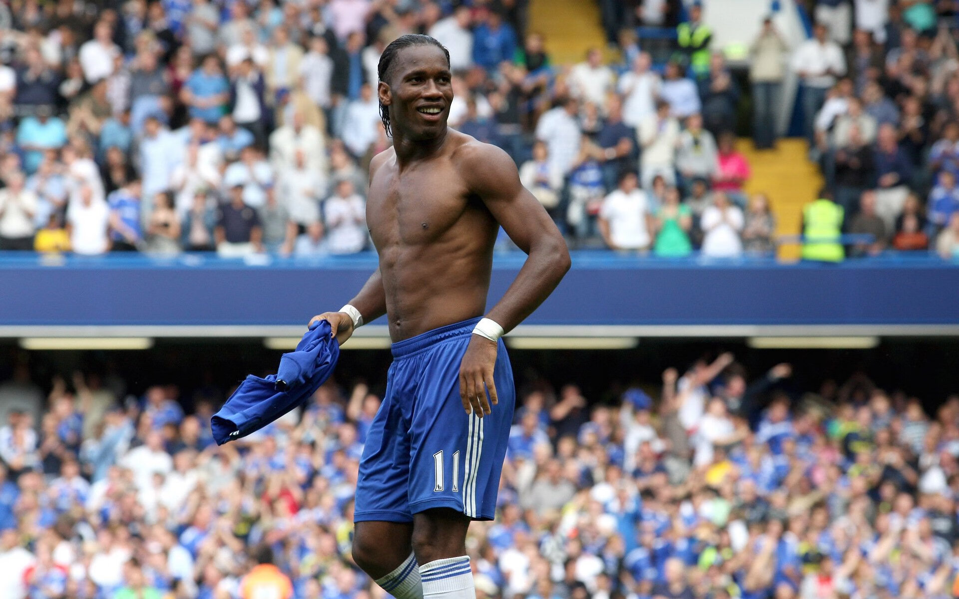 非洲雄狮的咆哮,当喀麦隆铁骑遇上巴萨艺术,布鲁诺如何以一人之力撕裂防线?