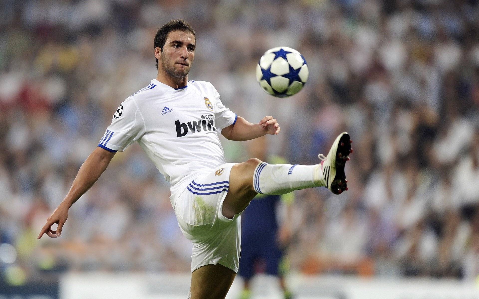 德甲争冠战之夜，格列兹曼在焦点战中证明自己